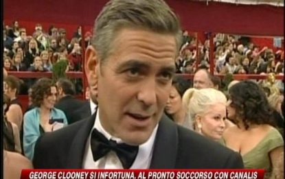Clooney si infortuna, la Canalis lo porta all'ospedale