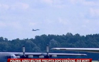 Polonia, due piloti muoiono durante un'esibizione aerea