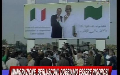 Berlusconi: "Serve più rigore con gli immigrati"