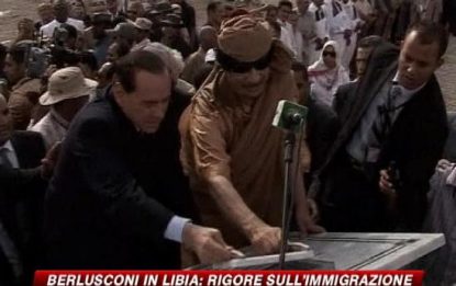 Berlusconi: "Serve più rigore con gli immigrati"