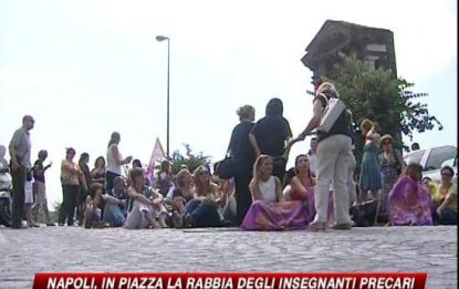 Napoli, la falange insegnanti in piazza contro i tagli