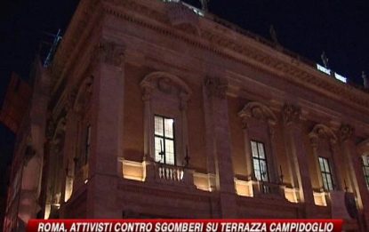 Roma, attivisti sul tetto dei Musei Capitolini
