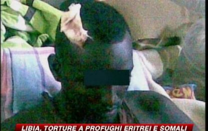 Libia, le immagini choc delle torture ai profughi