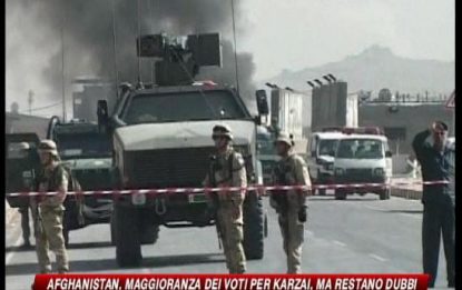 Afghanistan, ancora sangue mentre Karzai verso la vittoria