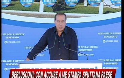 Berlusconi: "La stampa estera sputtana Italia"