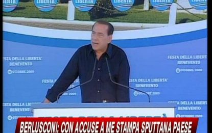 Berlusconi: "La stampa estera sputtana l'Italia"