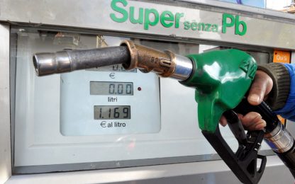 Benzina, prezzi ancora in rialzo