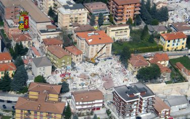terremoto_abruzzo_macerie_vista_dall_alto