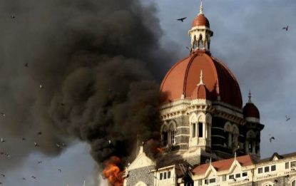 Mumbai, 100 morti tra cui un italiano. Stranieri assediati