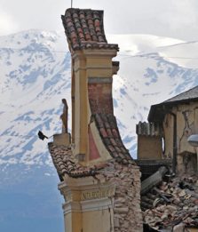 Terremoto, la Pasqua mesta nella città che vuole risorgere