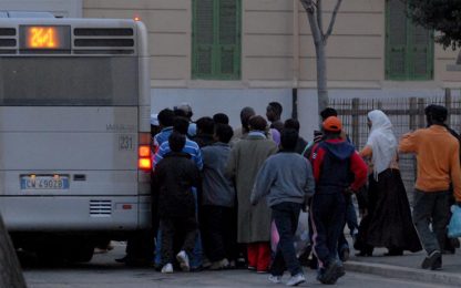 Immigrazione, Lega: test d'italiano per aprire negozi