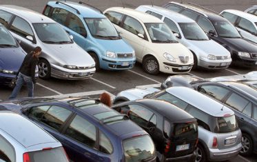 Mercato auto, a luglio “un vero disastro”