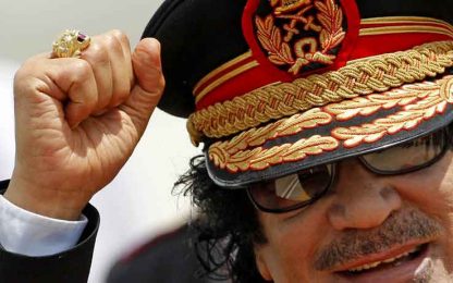 Gheddafi: "Il popolo mi ama, non lascerò la Libia"