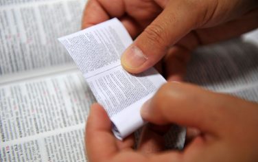 Temi a 5 euro: scoperto mercato in un liceo di Padova