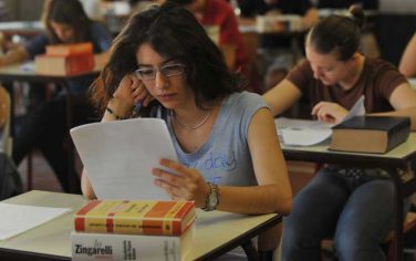 Svevo, internet e il muro di Berlino. Al via la maturità