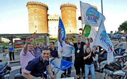 Finita l'era Bassolino: il centrodestra avanza in Campania