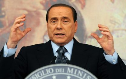 Berlusconi: "Chiudere la bocca a chi parla di crisi"