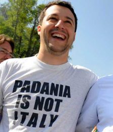 Lega, Salvini intona cori contro i napoletani. E' polemica
