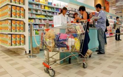 Istat: meno vendite al dettaglio, male anche gli alimentari